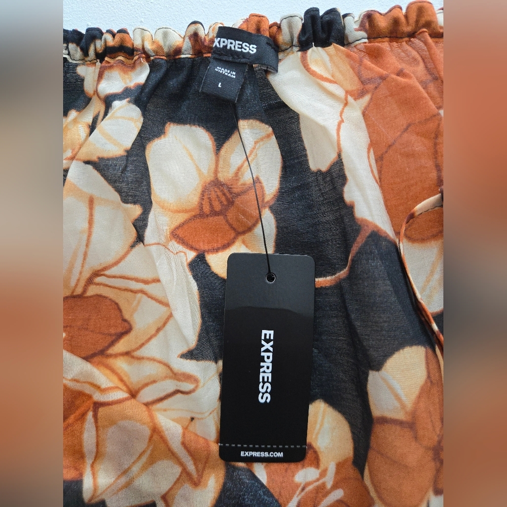 NWT Express Floral Peasant Blouse in Black and Cream and Burnt Orange Size L - Picture 3 of 7